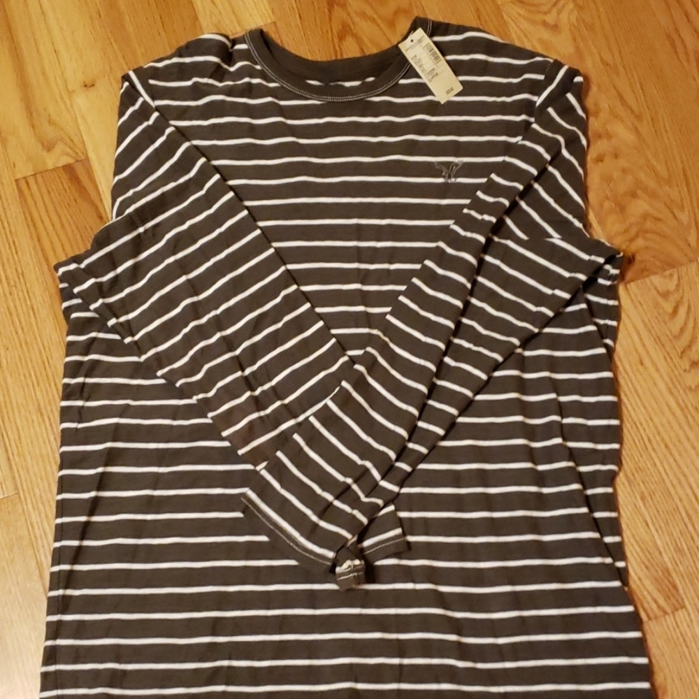 American Eagle men's long sleeved shirt